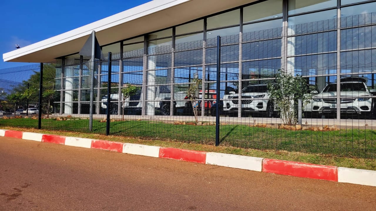 Outdoor Fencing & Gate Installation